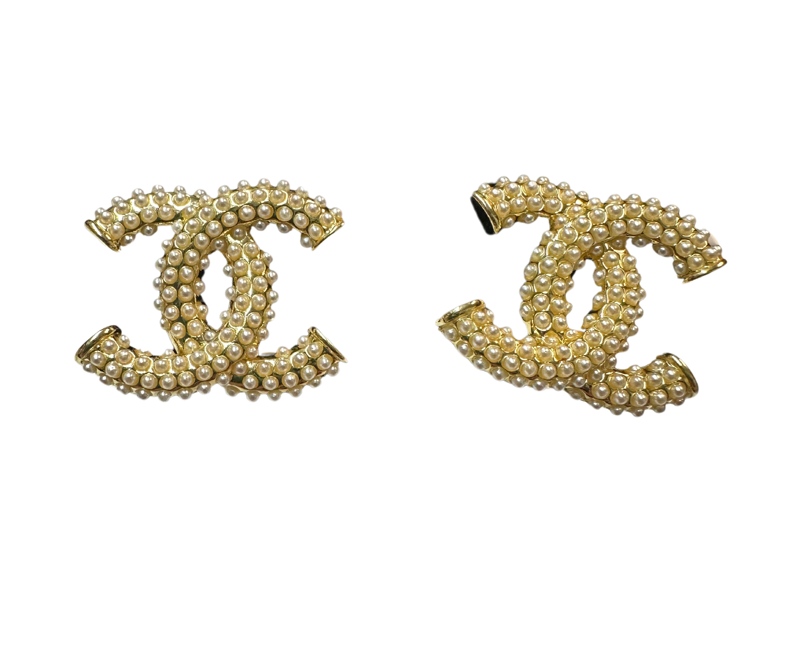 The Classic Avoly Earring- Pearl