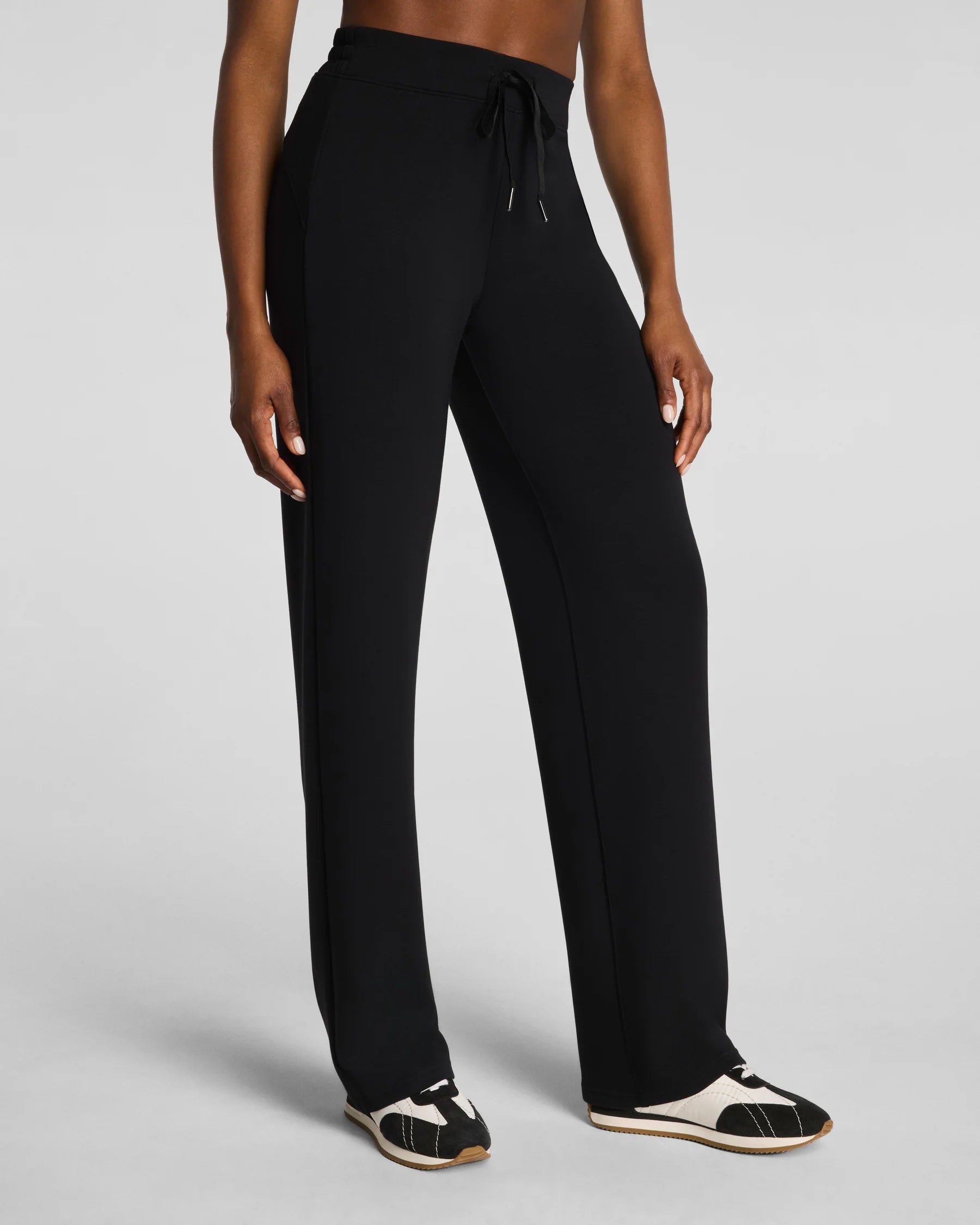 AirEssentials Straight Leg Pant Petite - Black
