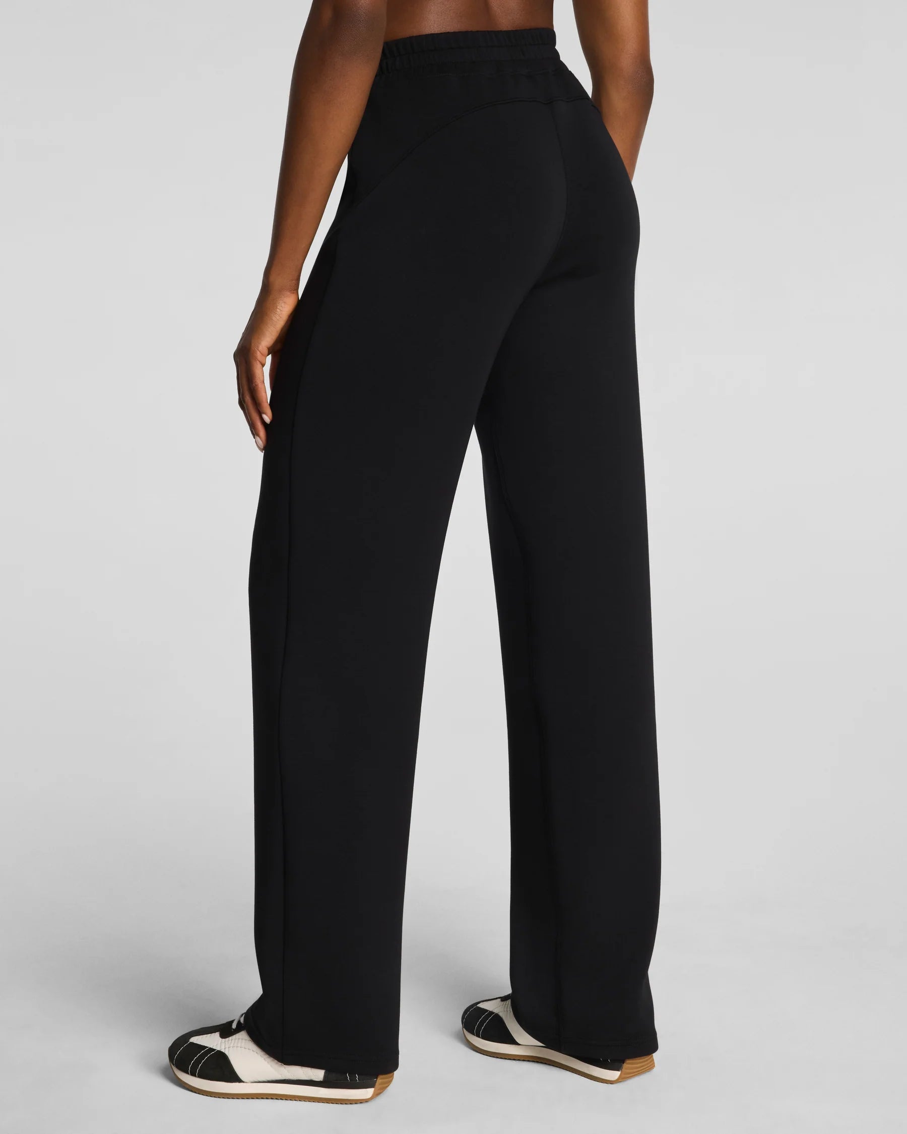 AirEssentials Straight Leg Pant Petite - Black