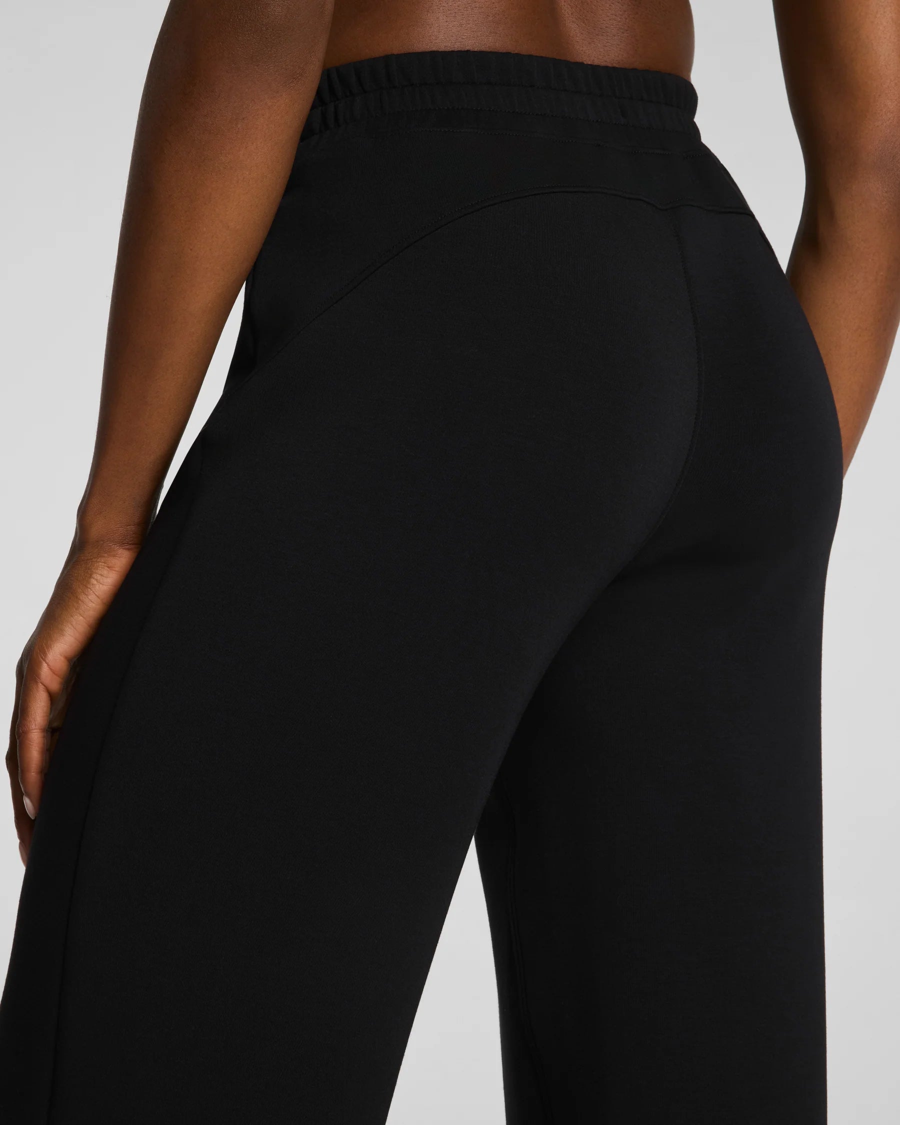 AirEssentials Straight Leg Pant Petite - Black