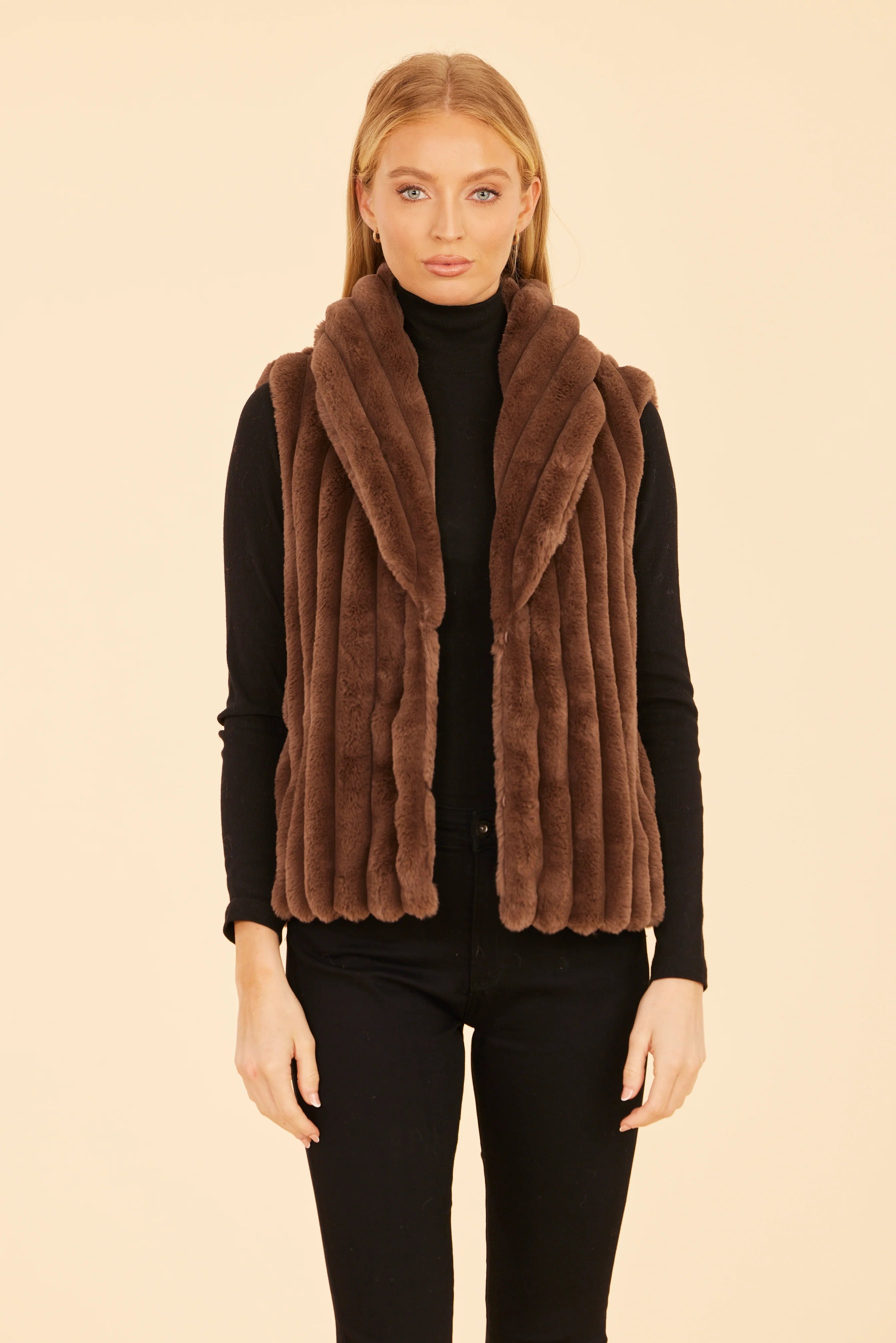 Faux Fur Grooved Vest - Brown