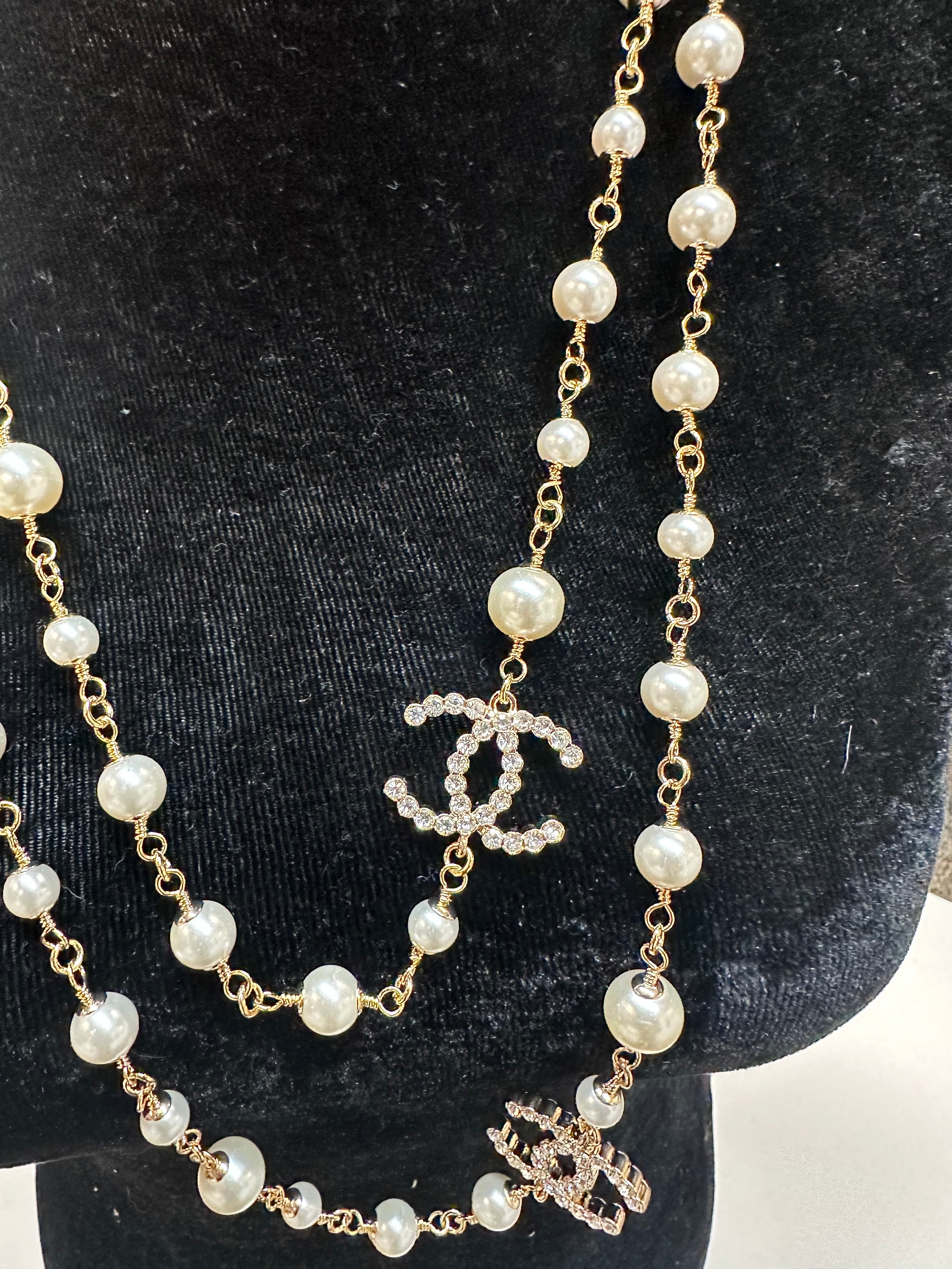 The Classic Beckham Necklace- Gold W/ Pearl