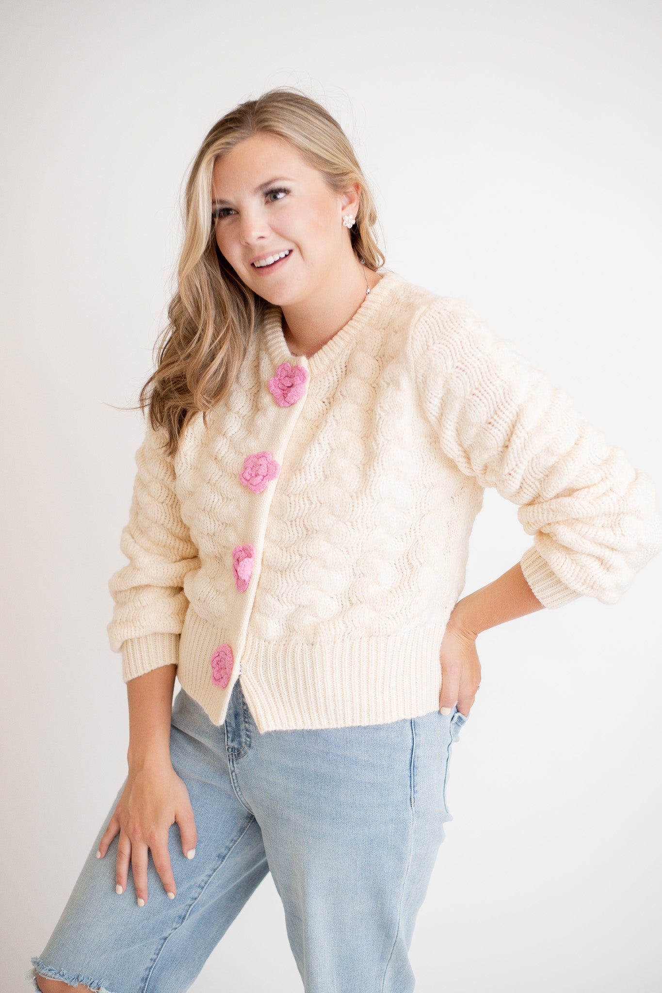 Flower Button Point Knit Cardigan - Ivory