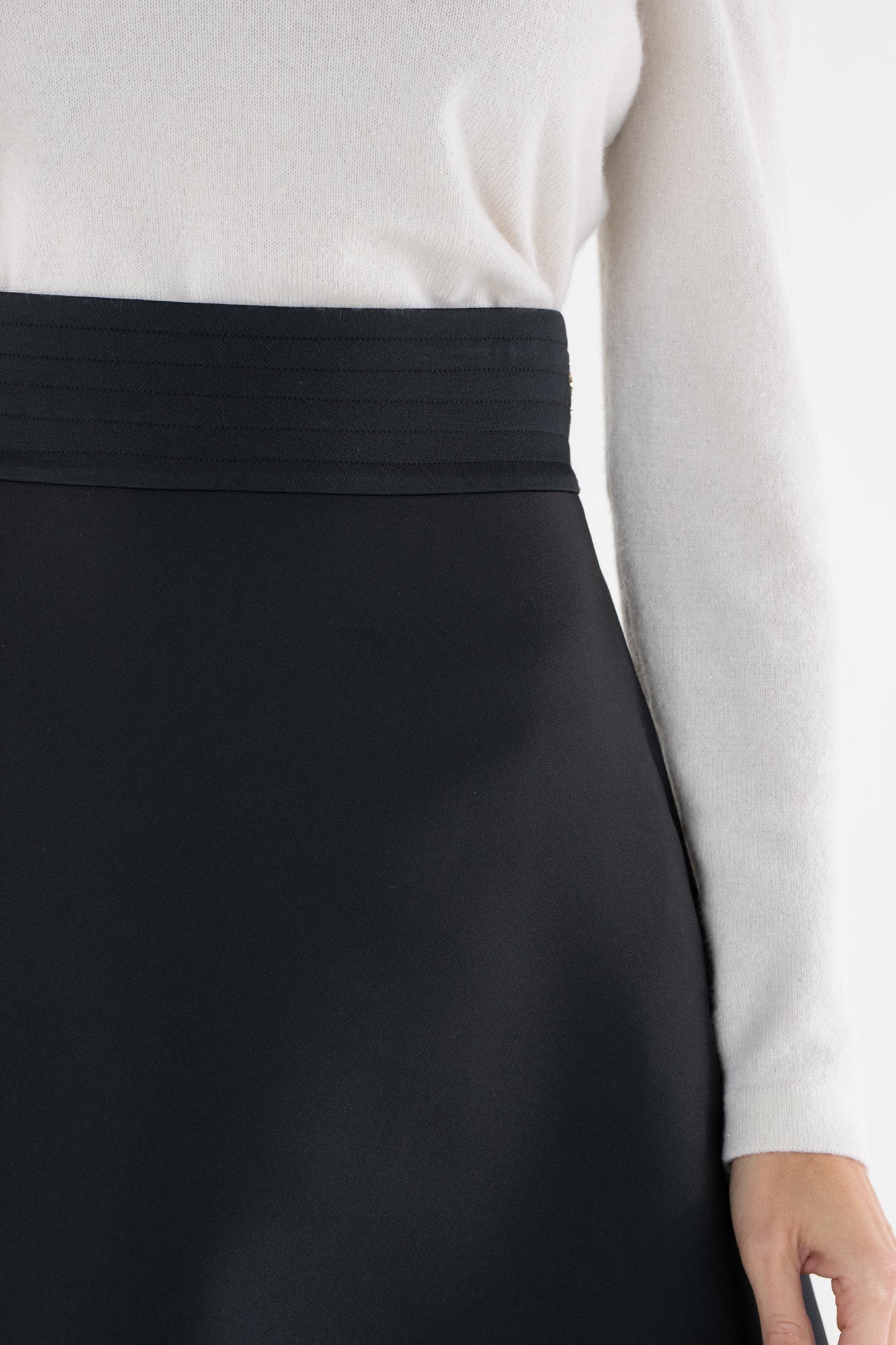 Sable Skirt - Black Tie