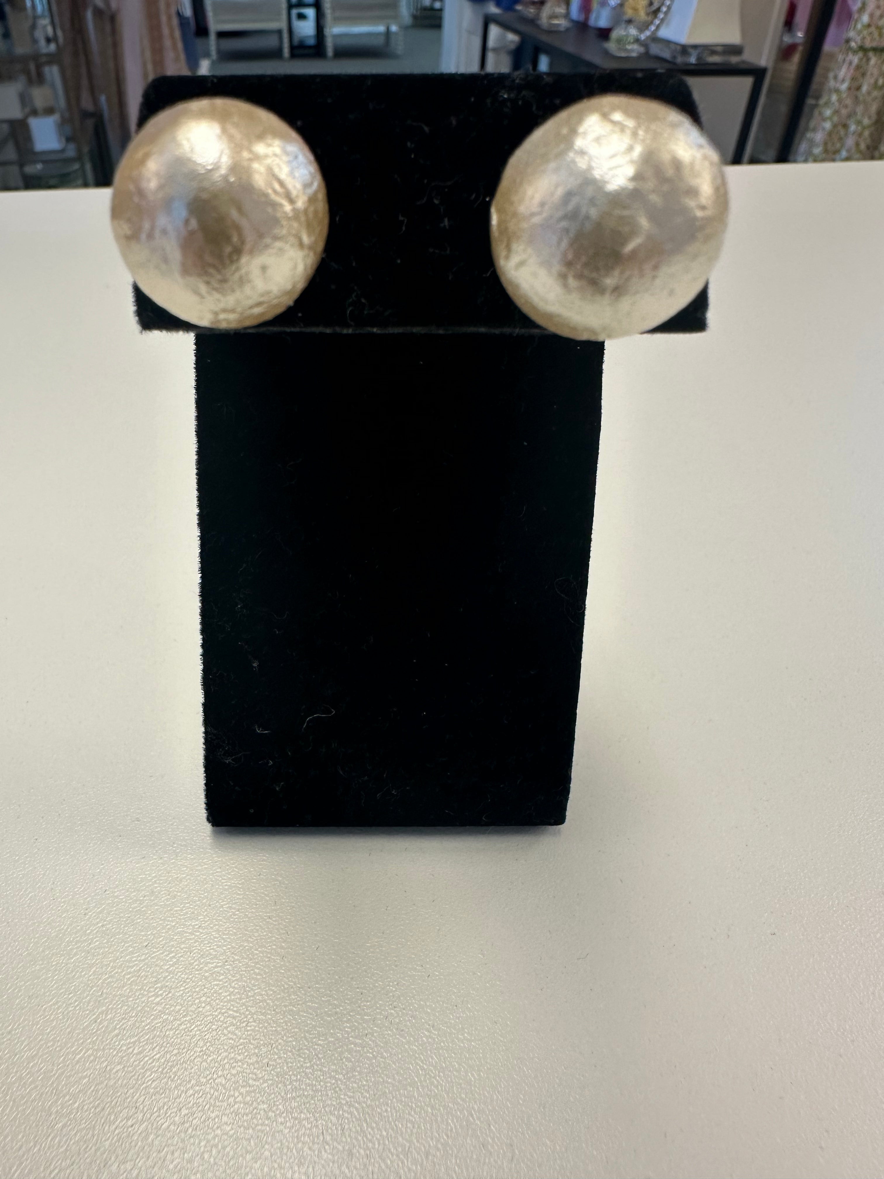 The Classic Cotton Pearl Earring