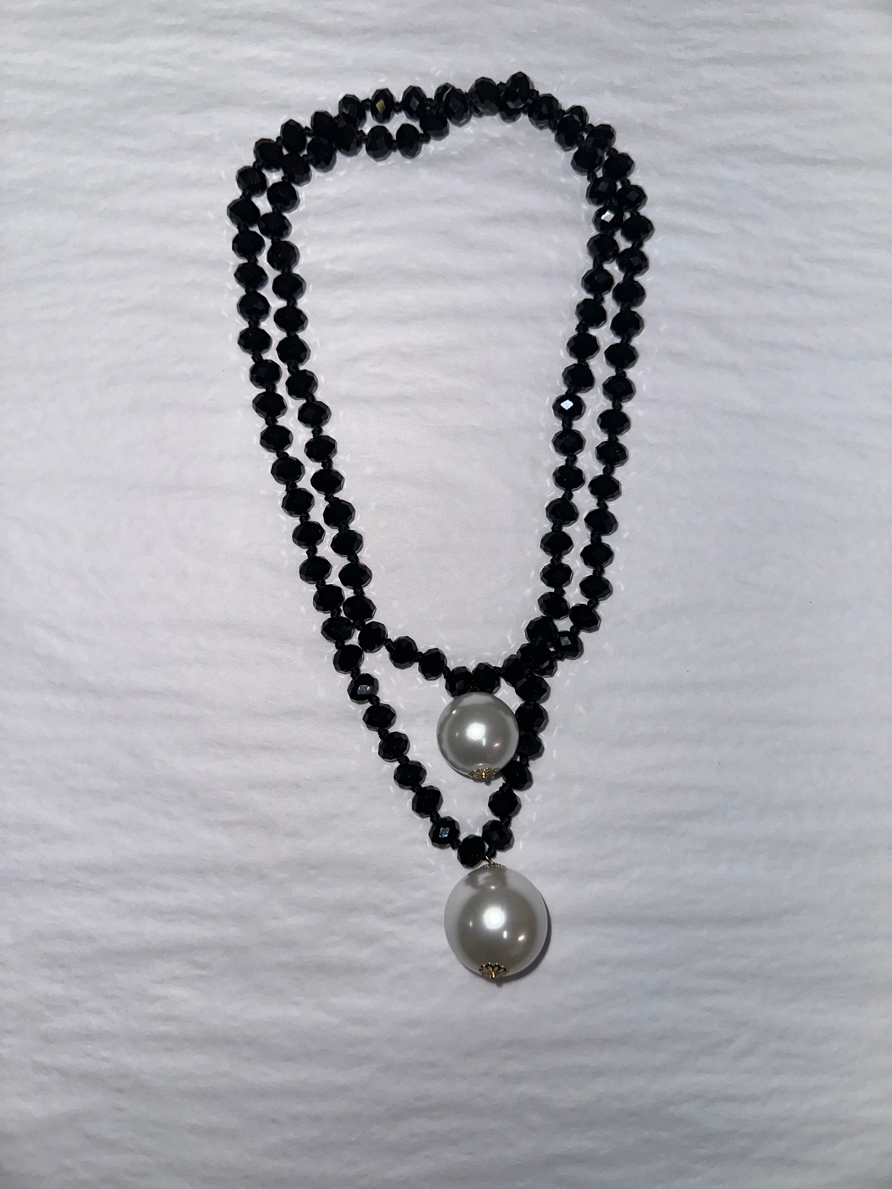 The Betty Necklace - Black w/ Pearl