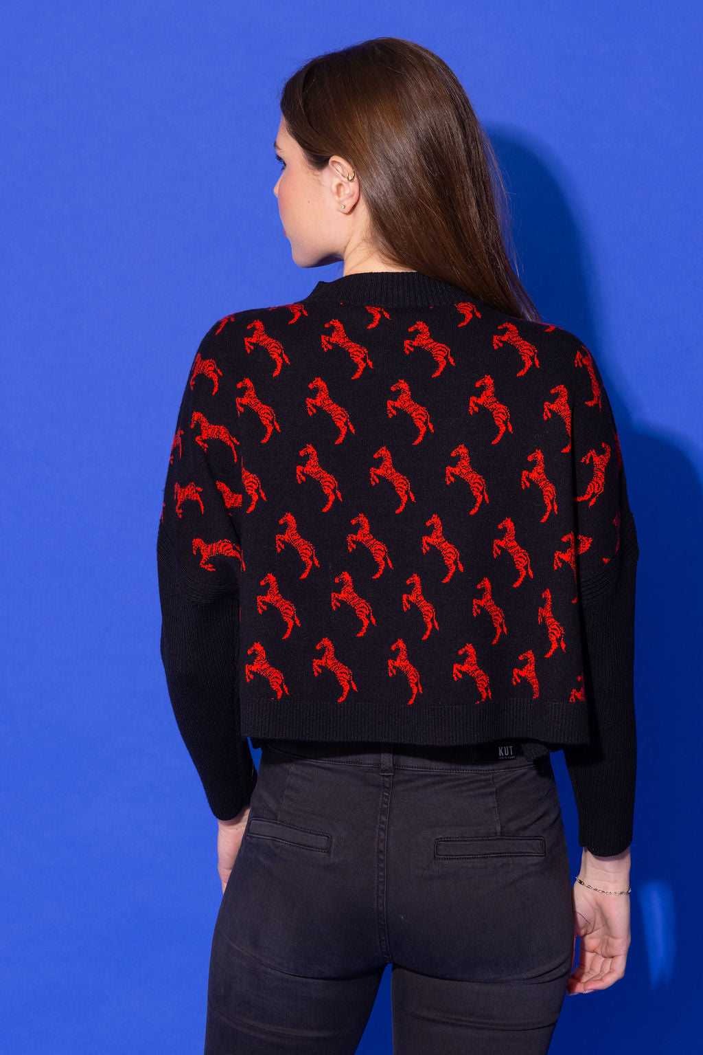 Leona Sweater - Black Heard